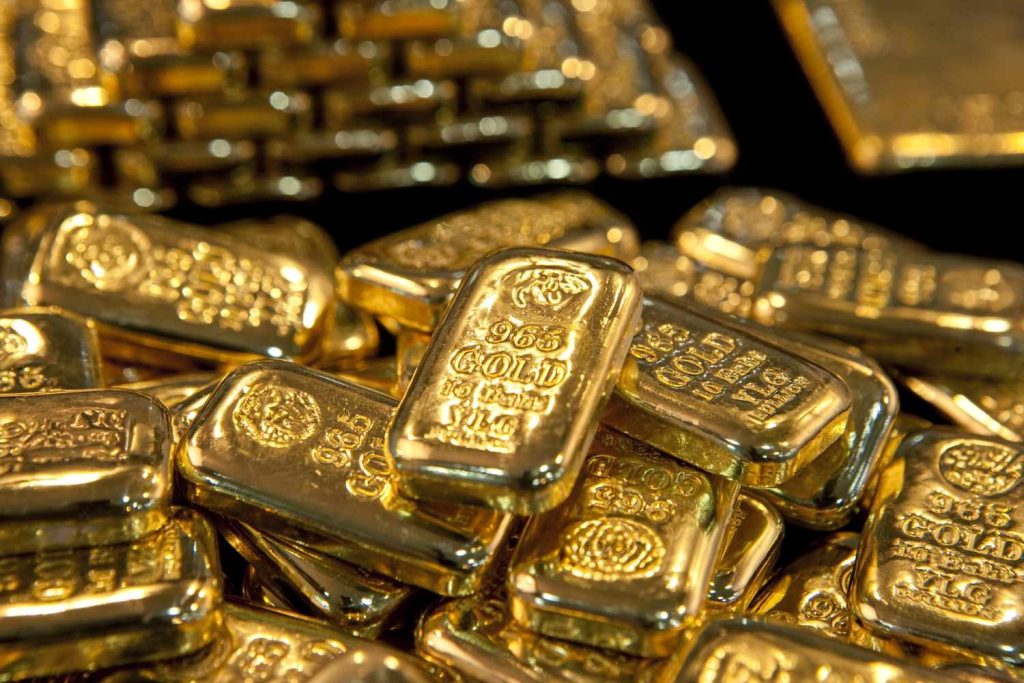Gold Climbs as Powell Signals Possible September Rate Cut — Stockburger
