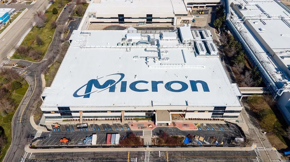 Micron Shares Surge After Raising Q4 Guidance; TD Cowen Reiterates Buy Rating on AI Momentum — Stockburger
