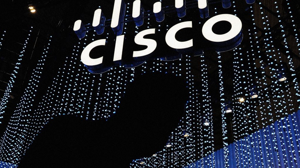 Cisco Reports Narrow Earnings Beat, Issues Forecast in Line with Expectations — Stockburger