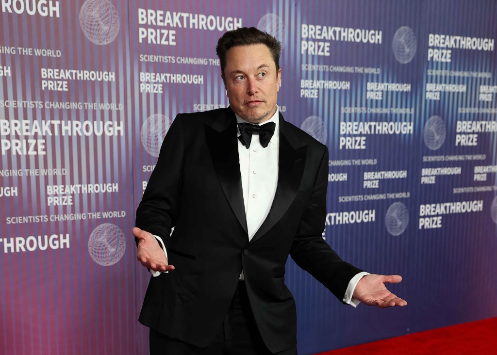 Elon Musk Becomes First Person to Surpass $500 Billion Net Worth as Tesla and Tech Ventures Soar — Stockburger