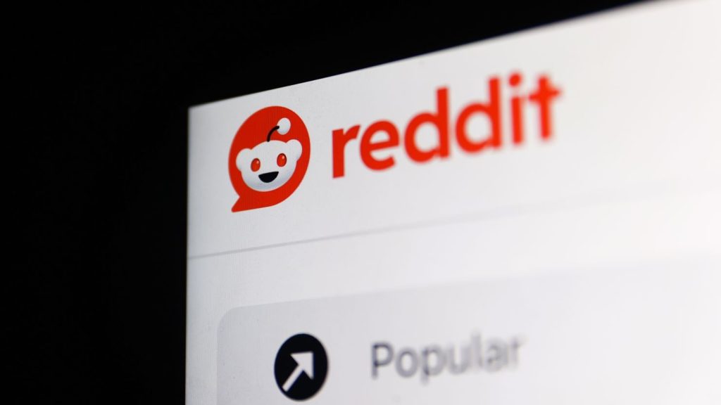 Reddit Shares Slide as AI Citations Drop Sharply, Raising Questions About Content Licensing — Stockburger
